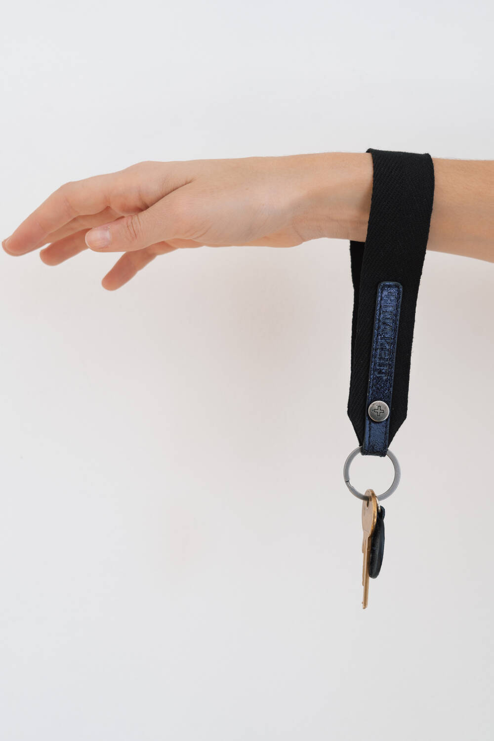 INA KENT Key Lug Special ed. crackled navy