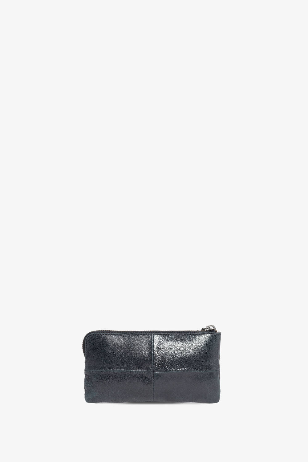 Eine schwarze Reißverschlusstasche aus Leder von INA KENT ruht elegant auf einem weißen Hintergrund.