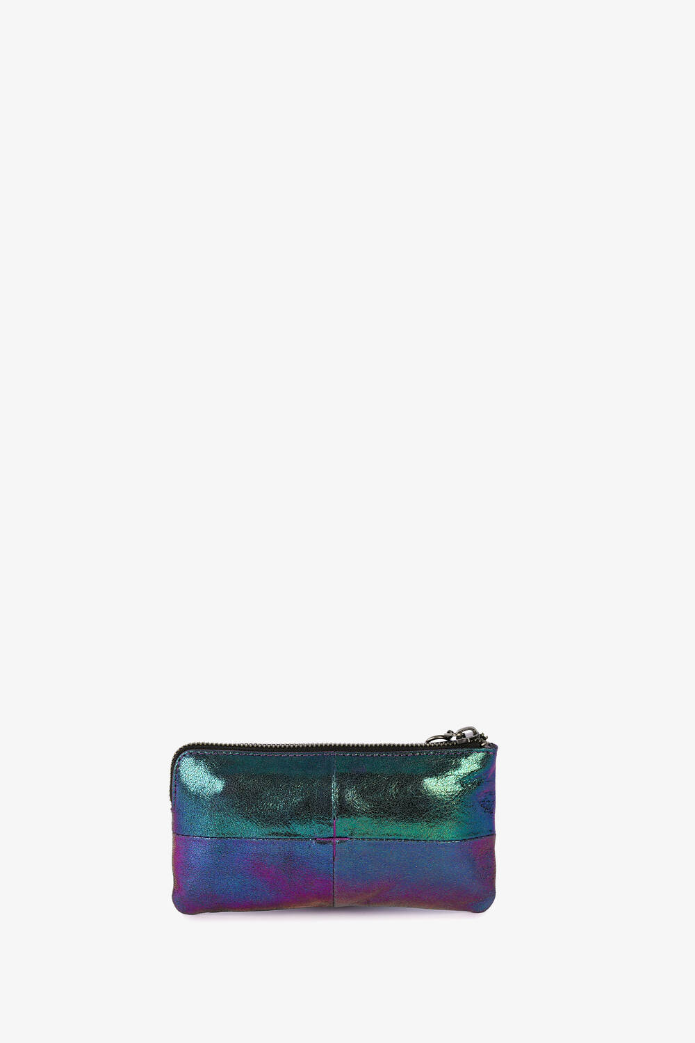 Kleine rechteckige Tasche von INA KENT mit glänzender, schillernder Oberfläche und einem Reißverschluss auf weißem Hintergrund.