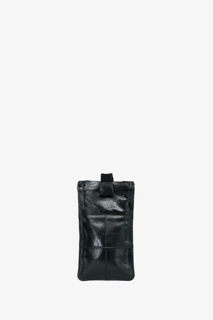 INA KENT-Tasche für Handy Modell KAYY ed.1 aus schwarzem Büffelleder mit Magnetverschluss Rückseite
