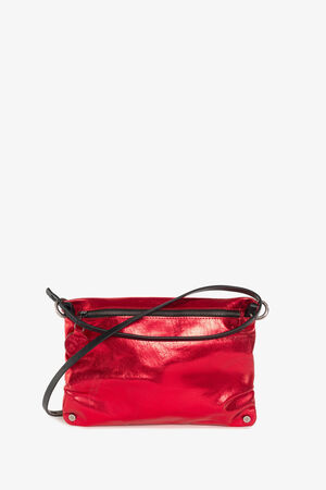 Eine leuchtend rote, glänzende Leder-Umhängetasche von INA KENT mit schwarzem Riemen und Reißverschluss hebt sich elegant von einem weißen Hintergrund ab.