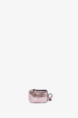 Metallisches Ledertäschchen in Rosa von vorne