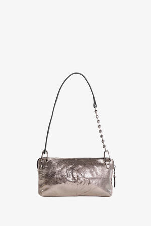 kleine goldene metallic Ledertasche mit schwarzem Riemen von Hinten