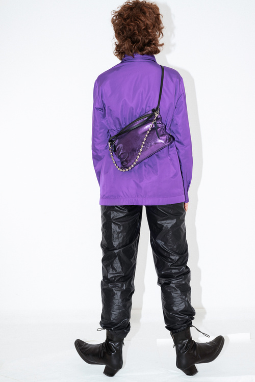 INA KENT Handtasche metallic violett schimmernd – MOONLIT ed.1 crackled purple