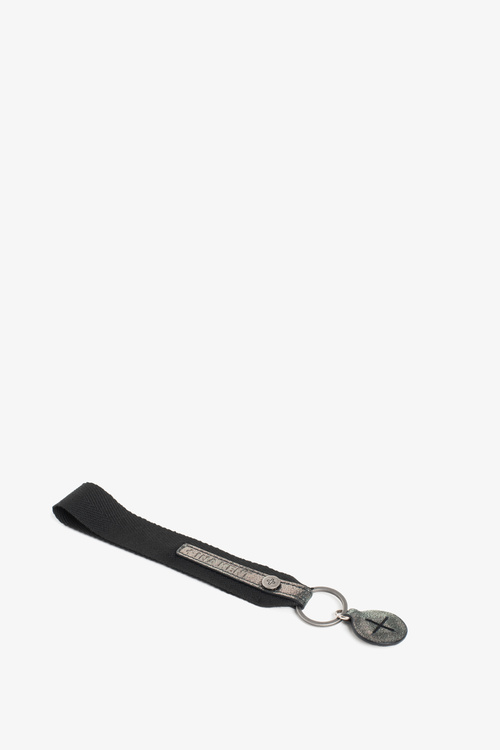 INA KENT Key Lug Schlüsselanhänger aus Baumwolle mit Leder crackled graphiite