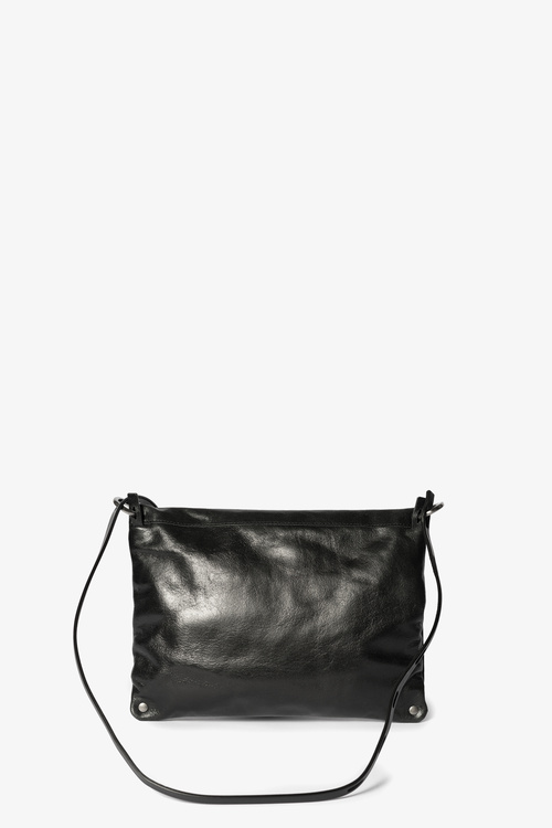 MOONLIT ed.2 – Crossbody Bag in eco buff black aus pflanzlich gegerbten Leder