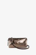 kleines, goldenes Ausgehtäschchen aus schimmernden Leder 